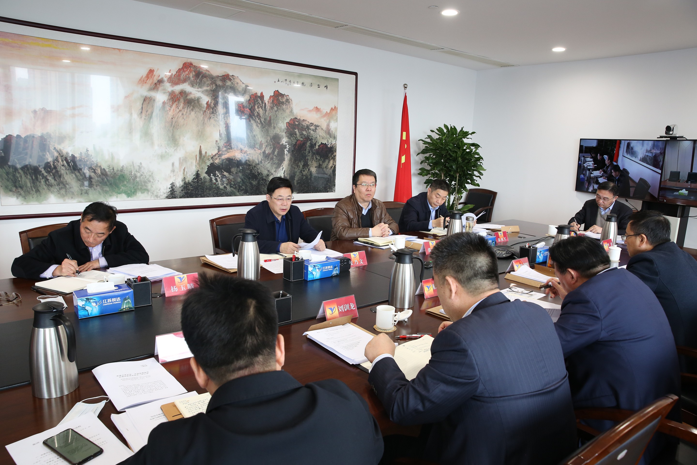 集團黨委中心組學(xué)習會(huì )2 20220217_眸目壓縮.jpg